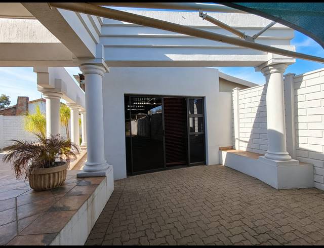 70M² OFFICE TO LET IN ROTHDENE